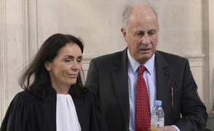 L'ex-gestionnaire de la fortune de Liliane Bettencourt, Patrice de Maistre et son avocate Jacqueline Laffont à Bordeaux le 3 février 2015