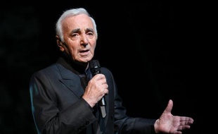 Le chanteur franco-arménien Charles Aznavour, le 7 septembre 2011 sur la scène de l'Olympia à Paris