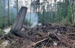 Deux pistes évoquées après le crash d’un petit avion de ligne en Russie
