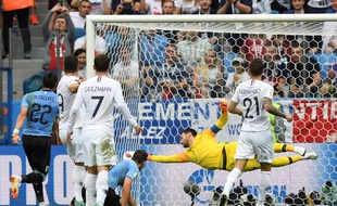 Lloris aka la main ferme