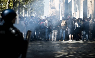 L'intervention des forces de l'ordre et l'ambiance de confusion ont indigné des participants et les organisateurs de la marche pour le climat