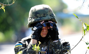 Un soldat ukrainien à Novoazovsk, dans l'est de l'Ukraine, le 27 août 2014.