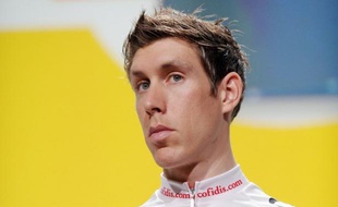 Damien Monier (Cofidis) a été grièvement blessé et hospitalisé à Clermont-Ferrand après avoir été renversé par une voiture, samedi à l'entraînement, a-t-on appris auprès du manager de l'équipe française, Eric Boyer.