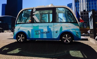 Une navette autonome à la Défense