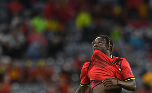 Le jeune ailier du Stade Rennais Jérémy Doku s'est blessé au genou et sera absent plusieurs semaines.