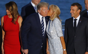 Dans le monde d'avant Covid, Brigitte Macron devait faire la bise à Donald Trump.