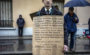 L'Assemblée nationale a voté mardi, par 250 voix contre 26, le projet de loi sur l'emploi, alors que des manifestants étaient dans la rue à l'appel des syndicats opposés à l'accord "scélérat" à l'origine de ce texte.