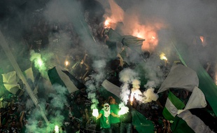 Les supporters stéphanois, ici face à Lille lors du dernier match de Ligue 1 de la saison passée.