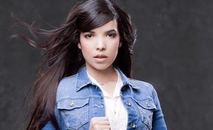 La chanteuse Indila