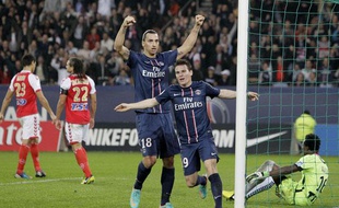 L'attaquant parisien Kévin Gameiro (au premier plan), buteur face au Stade de Reims, le 20 octobre 2012 à Paris.