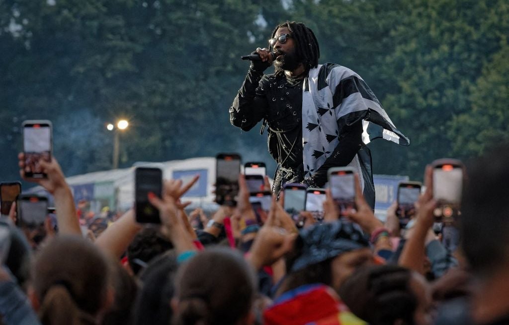 C'est quoi ce « public TikTok » qui envahit les festivals de musique et les concerts ?