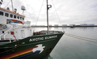 Le navire de Greenpeace, l'Arctic Sunrise, arraisonné en septembre dans l'Arctique russe après une action contre une plateforme pétrolière, est toujours sous séquestre en Russie malgré une décision de la justice internationale, a indiqué l'ONG jeudi.