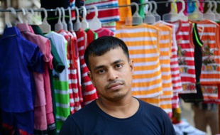 Israfil Hossain, un employé resté coincé dans les ruines du Rana Plaza après son effondrement, à Dacca au Bangladesh, le 19 avril 2016