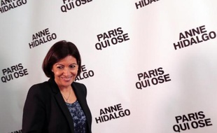 La candidate PS à la mairie de Paris, Anne Hidalgo, arrive à une conférence de presse, le 16 mars 2014