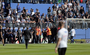 Les supporters de Bastia agressent les Lyonnais à l'échauffement