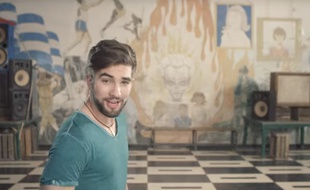 Extrait du clip «Conmigo» de Kendji Girac.