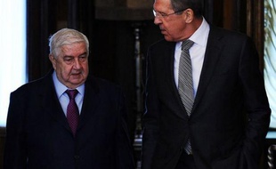 De son côté, M. Lavrov a déclaré qu'il n'y avait en Syrie "aucune" autre solution "acceptable" qu'un "règlement politique par un dialogue entre le gouvernement et l'opposition", mettant en garde contre les conséquences d'une poursuite du conflit qui a fait, selon l'ONU, 70.000 morts en bientôt deux ans.