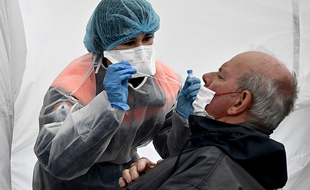 Les hôpitaux accueillaient 7.054 patients infectés au Covid-19 ce jeudi.
