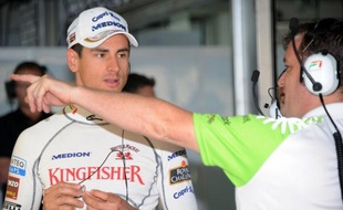 Le pilote allemand de Formule 1 Adrian Sutil, jugé pour "coups et blessures volontaires" sur un actionnaire de l'écurie Lotus Renault, a présenté ses excuses lundi au premier jour de son procès à Munich (sud de l'Allemagne).