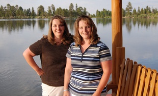 Kerri Bunker et Kelli Wall, des jumelles de l'Utah (Etats-Unis), vont accoucher pour la seconde fois de jumeaux en mars 2016.