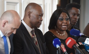 La famille de Naomi Musenga lors d'une conférence de presse à Illjirch-Graffenstaden (près de Strasbourg) le 22 juin 2018. AFP PHOTO / FREDERICK FLORIN