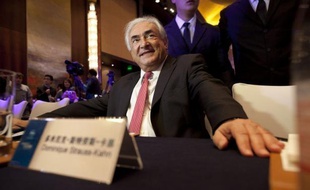 La venue programmée de Dominique Strauss-Kahn au Parlement européen à Bruxelles le 27 mars a été annulée après les protestations de certains eurodéputés.
