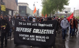 La manifestation contre la loi Travail a quitté l'esplanade de Gaulle sous la pluie le jeudi 12 mai à Rennes.