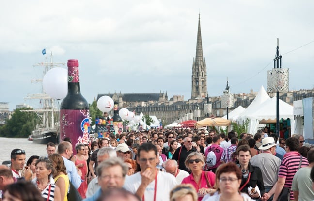 Bordeaux : Le retour de la Fête du vin pur cru sur les quais, un verre à la main