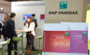 La banque BNP Paribas devrait lancer en juin un projet de banque en ligne, avec une offre gratuite et pour objectif de capter 500.000 clients dans les cinq ans, rapporte mercredi le quotidien numérique l'Agefi.