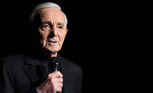 Charles Aznavour en concert à Bercy en 2017.
