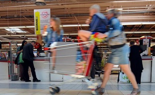 Les prix à la consommation en France ont progressé en moyenne de 2,1% sur l'ensemble de l'année 2011 par rapport à l'année précédente, a indiqué l'Insee jeudi.