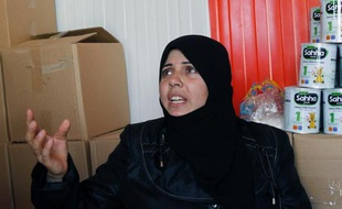 Epouse et mère de deux combattants rebelles, Fadia ne voulait pas quitter la Syrie en dépit des violences. Elle a fini par s'y résoudre devant l'insistance de son fils qui craignait pour sa famille en cas de frappe américaine.