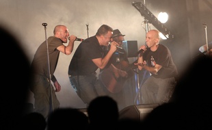 Ouverture de la 19ème édition de la fiesta des suds. Mouss et Hakim avec Magyd Cherfi de ZEBDA