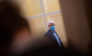 Le général Francis Chanson, ici au tribunal correctionnel de Rennes, est jugé après la mort de Jallal Hami, un élève officier de l'école militaire Saint-Cyr.