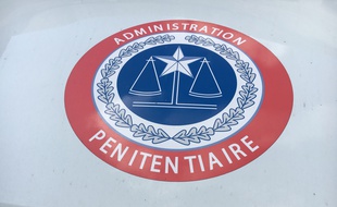 Véhicule de l'administration pénitentiaire