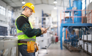 Toutes les industries doivent aujourd'hui compter avec des impératifs environnementaux, ce qui a pour effet de créer une multitude d'emplois spécialisés.