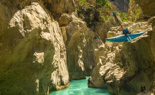 L'été dernier, Nouria Newman s'est régalée dans les gorges du Verdon.