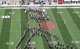 Capture d'écran d'une vidéo de la parade de l'université de l'Ohio, le 21 octobre 2013.