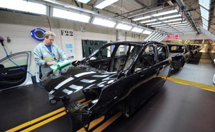 Le moral des industriels est légèrement remonté d'un point en août par rapport à juillet, mais reste "dégradé", à son niveau le plus bas depuis début 2010, a annoncé mercredi l'Institut national de la statistique et des études économiques (Insee).