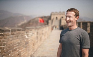 Mark Zuckerberg à la Muraille de Chine, le 18 mars 2016.