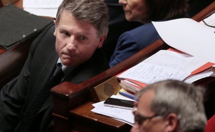 Sanctions renforcées, généralisation des détecteurs de téléphones portables: Vincent Peillon doit présenter jeudi les nouvelles mesures prises pour sensibiliser les candidats au baccalauréat aux sanctions encourues en cas de fraude et dont les conséquences peuvent être lourdes pour le reste de leur scolarité.