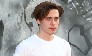 Brooklyn Beckham, toujours follement épris de Chloë Grace Moretz.