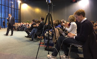 Nicolas Roy, membre bénévole de l'équipe de campagne de François Fillon, à Courbevoie le 15 octobre 2016.