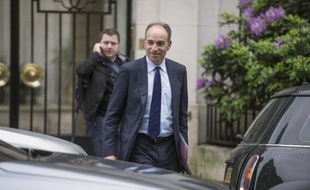 Jean-François Copé à la sortie de son domicile le 27 mai 2014 à Paris