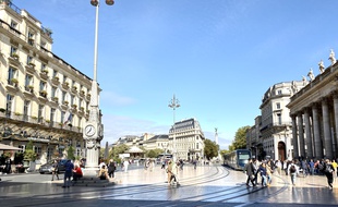La place de la Comédie à Bordeaux. Illustration