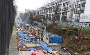 400 Roms et Roumains vivaient dans des conditions précaires dans le 18e arrondissement.