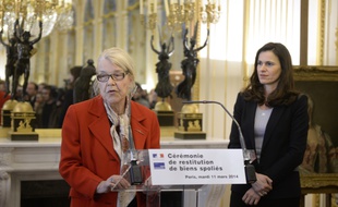 L'avocate de la famille Oppenheimer et Aurélie Filippetti, mardi 11 mars 2014 lors de la cérémonie de restitution des tableaux spoliés.