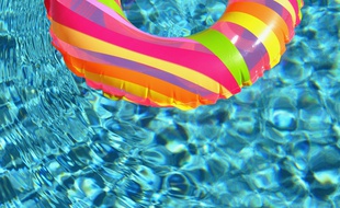 Illustration d'une bouée dans une piscine.