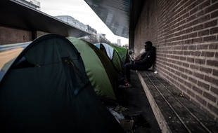 Des tentes abritant des migrants installées en Seine-Saint-Denis.