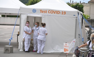 Un drive de dépistage à Grenoble, le 16 juin dernier.